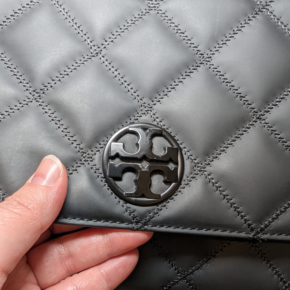 EUC Tory Burch Willa Black Matte Quilted Shoulder Crossbody Bag - Picture 11 of 16